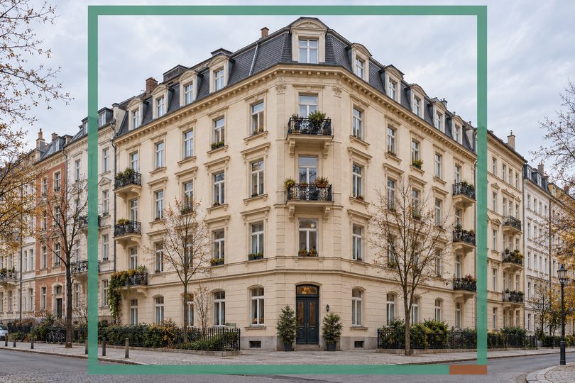 Gründerzeitliches Eckwohnhaus mit Stuckfassade und Mansarddach